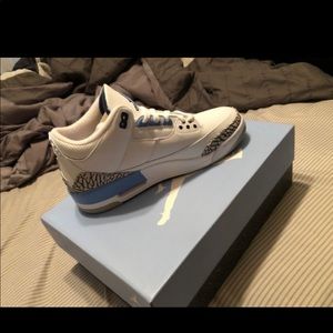 UNC Jordan 3s